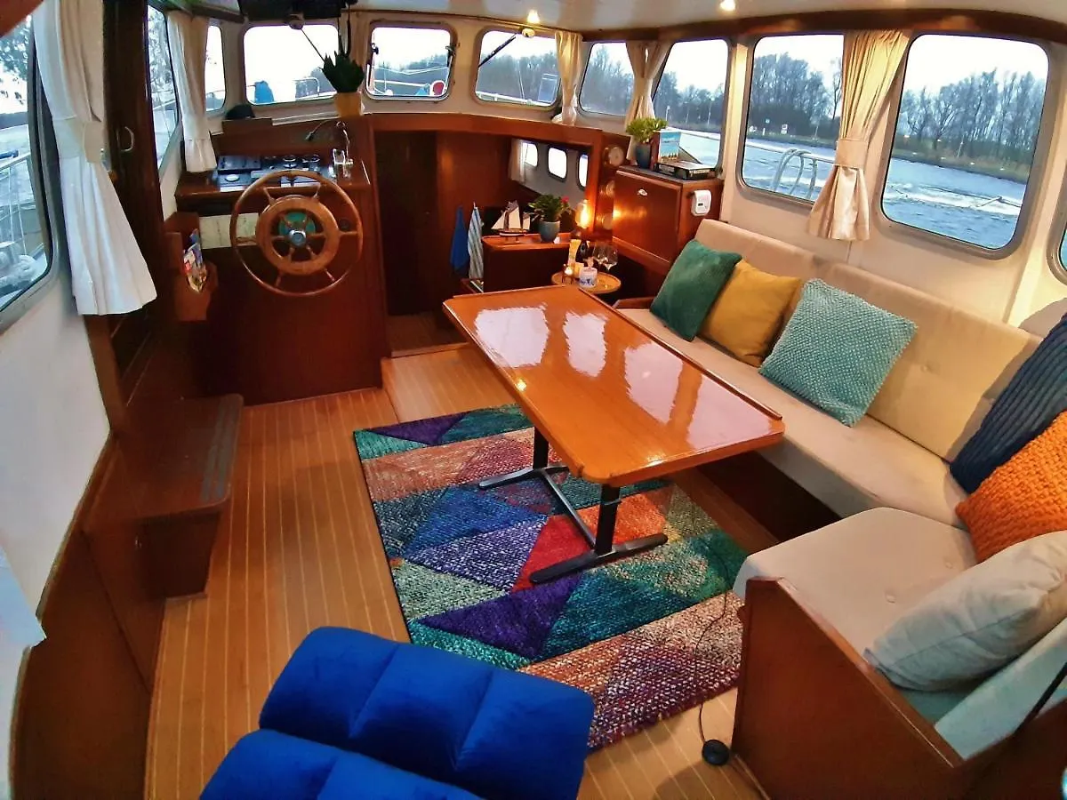 Botel Motor Yacht Almaz Hotel Amsterdam
