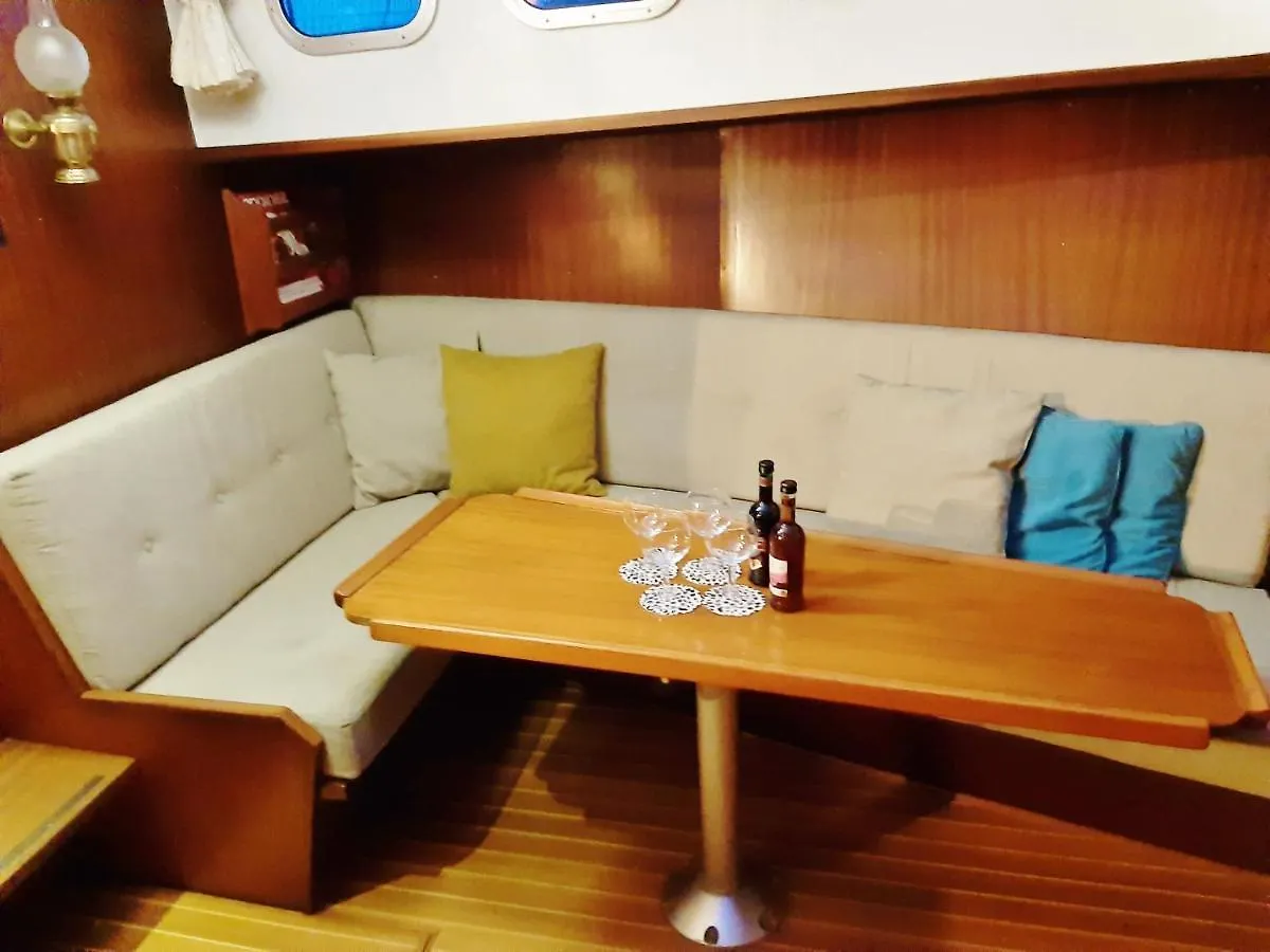 Motor Yacht Almaz Hotel Amsterdam 0*,  Netherlands