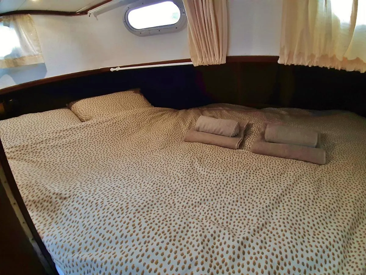 Motor Yacht Almaz Hotel Amsterdam Botel