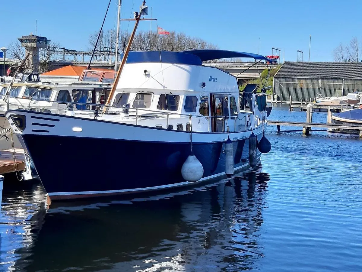 Motor Yacht Almaz Hotel Amsterdam Botel